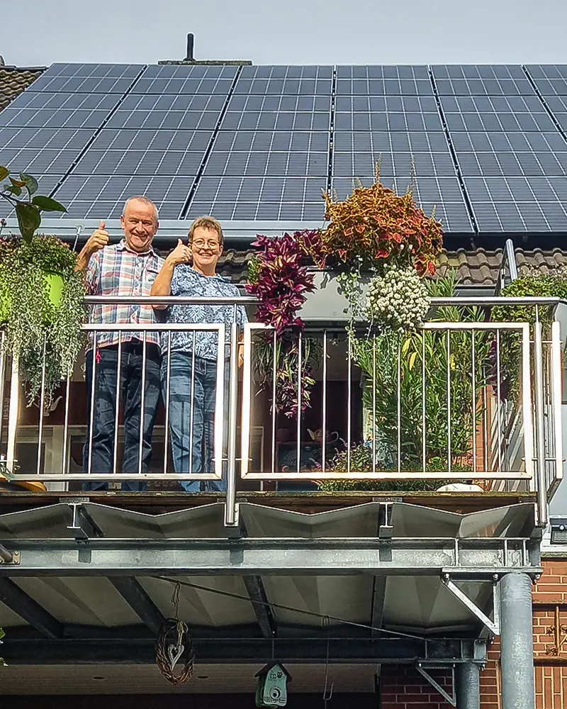 Infravoltaic Kunden mit ihrer Infravoltaic Energielösung