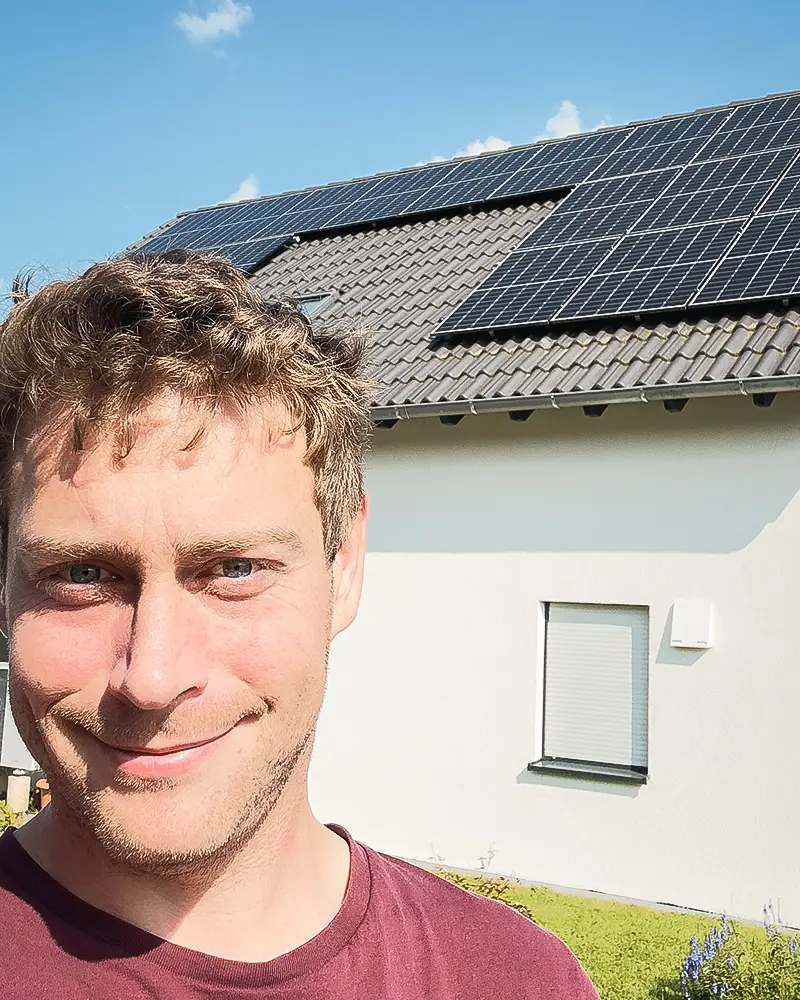 Infravoltaic Kunden mit ihrer Infravoltaic Energielösung