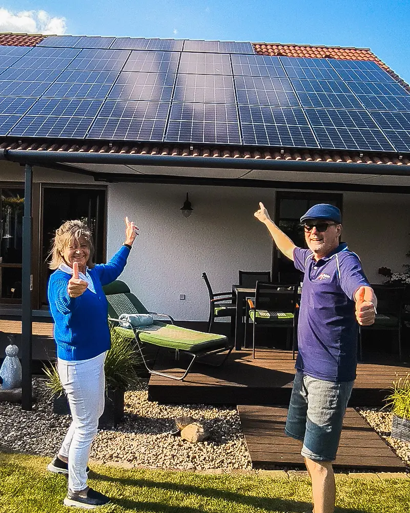 Infravoltaic Kunden mit ihrer Infravoltaic Energielösung