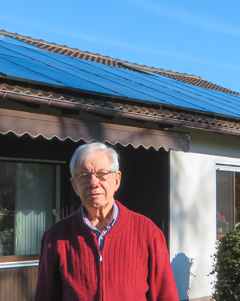 Infravoltaic Kunden mit ihrer Infravoltaic Energielösung