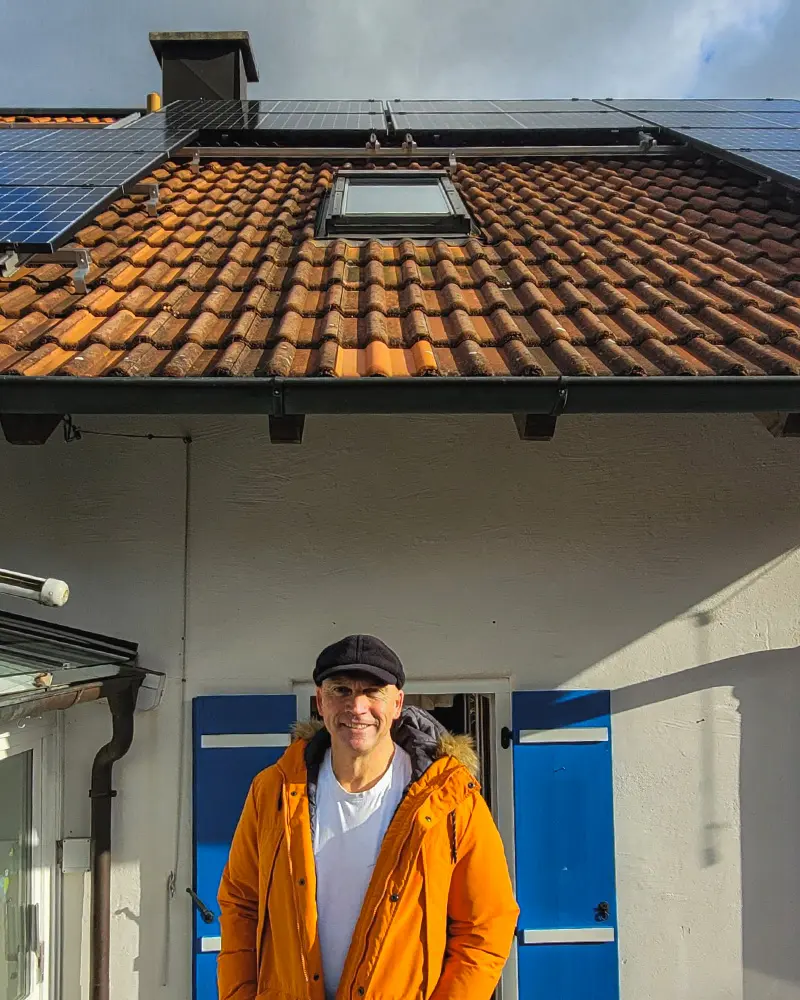 Infravoltaic Kunden mit ihrer Infravoltaic Energielösung