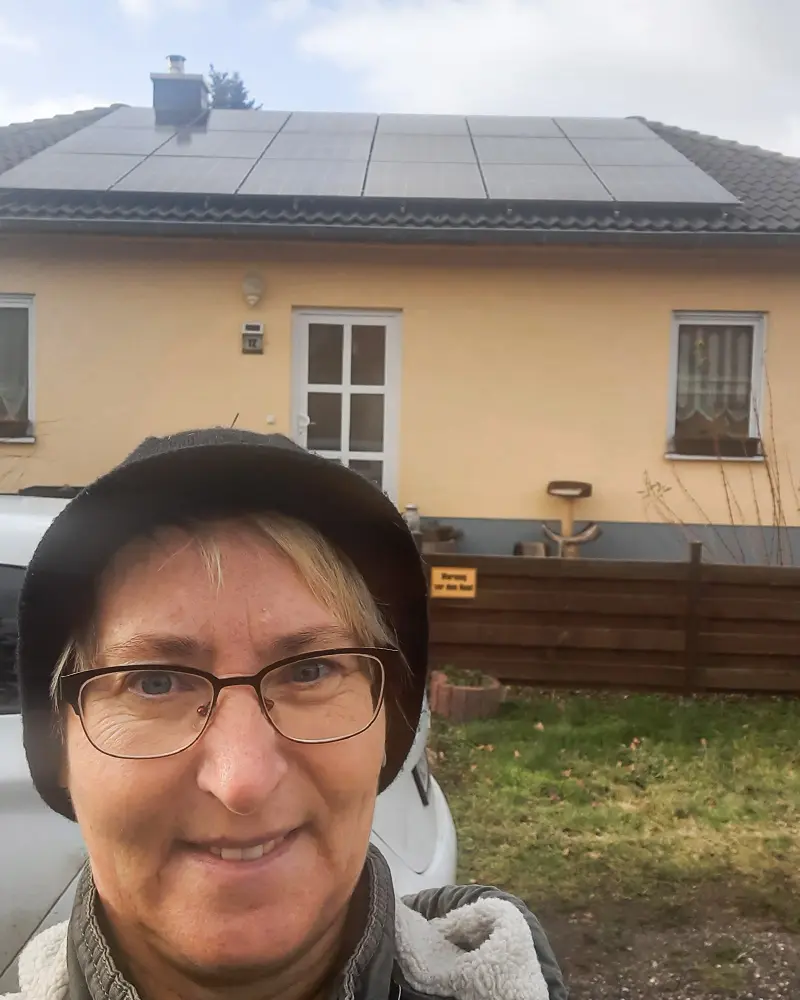 Infravoltaic Kunden mit ihrer Infravoltaic Energielösung