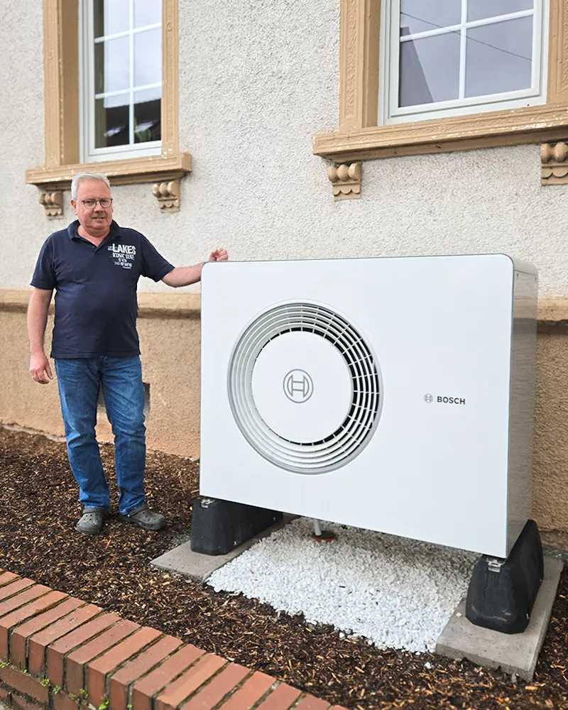Infravoltaic Kunden mit ihrer Infravoltaic Energielösung