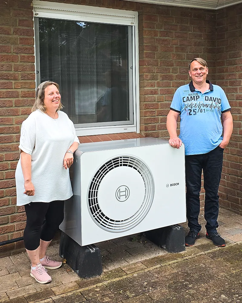Infravoltaic Kunden mit ihrer Infravoltaic Energielösung