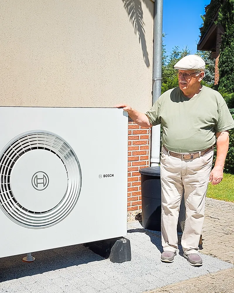 Infravoltaic Kunden mit ihrer Infravoltaic Energielösung